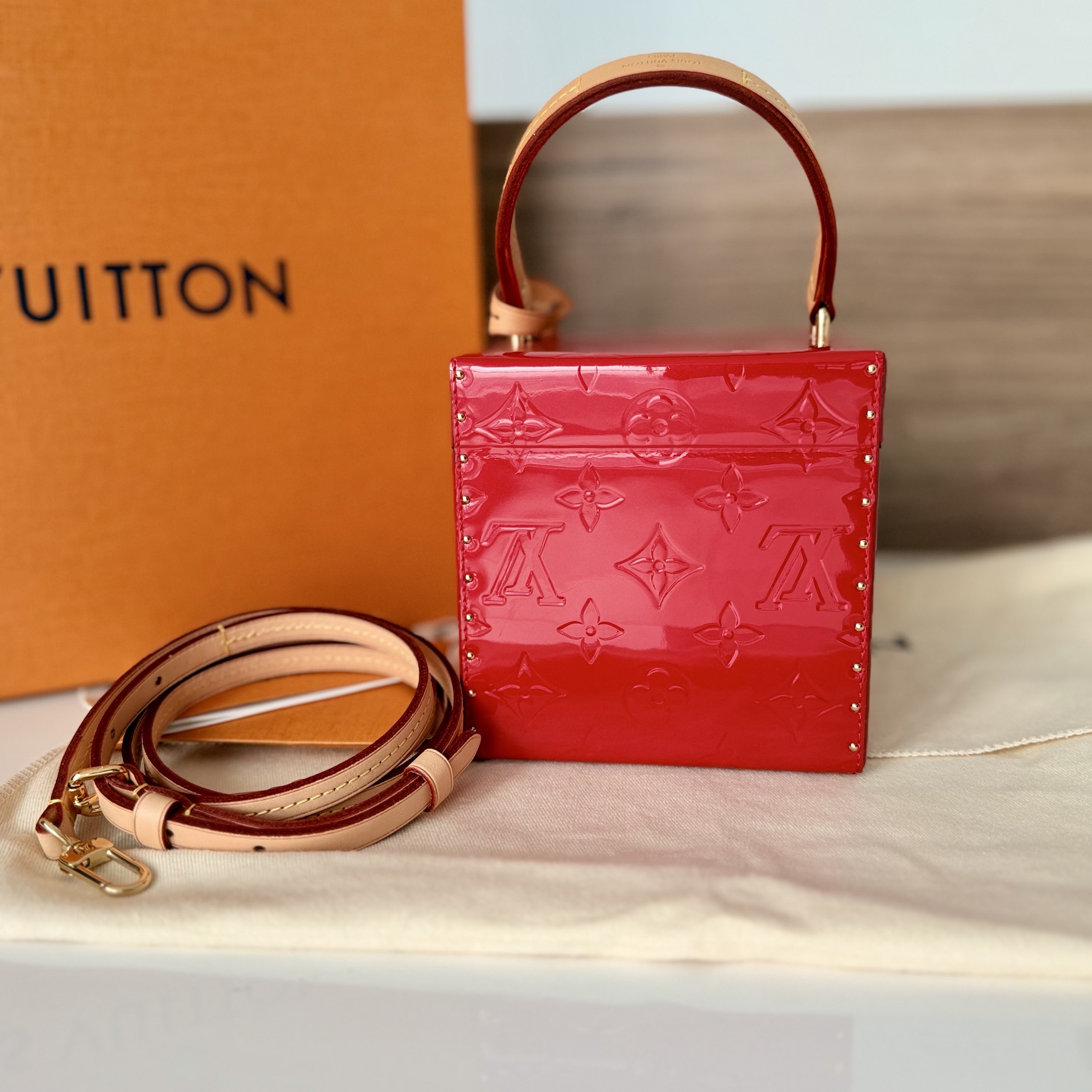Louis Vuitton Bleeker Box Monogram Vernis - 2